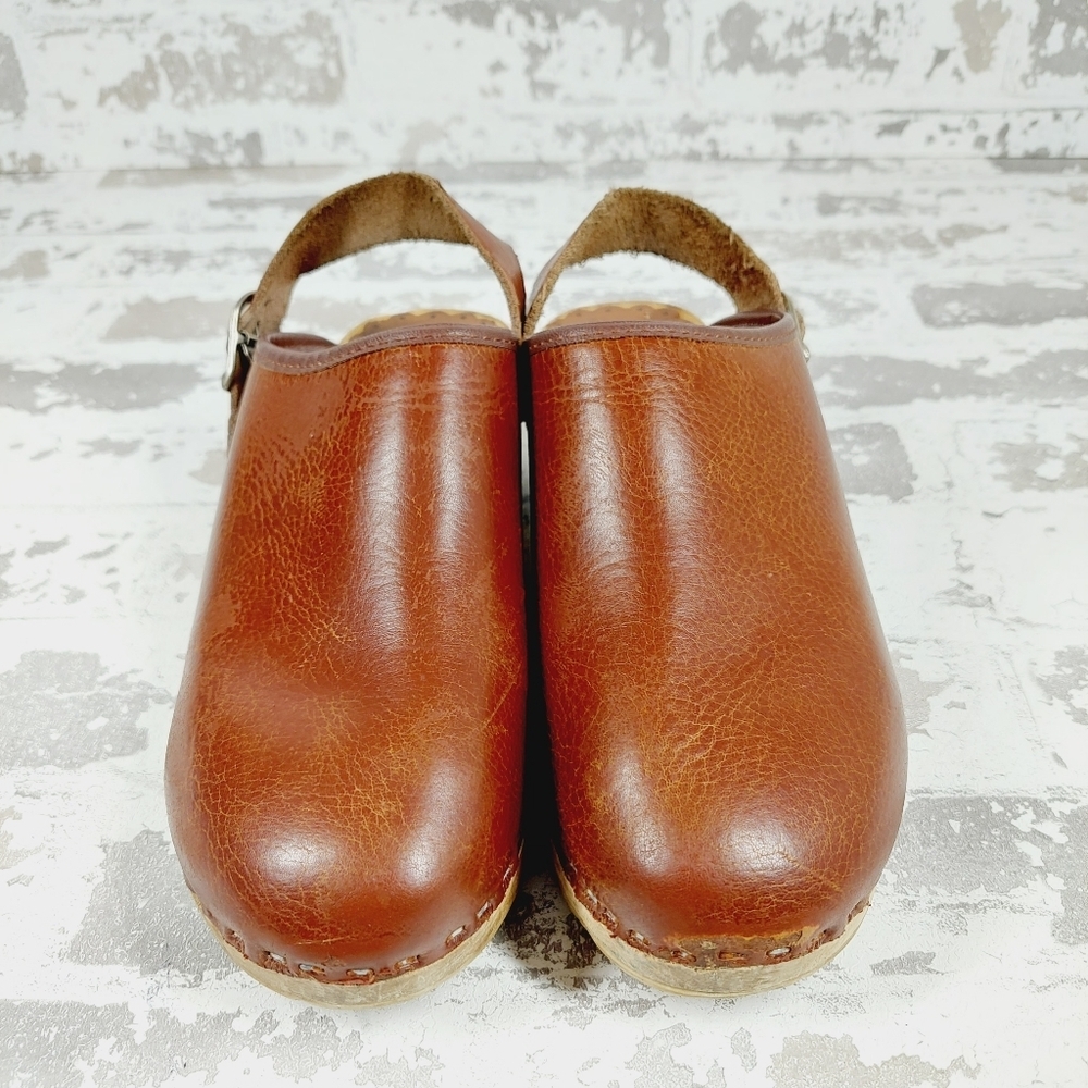 Boutique Brown Wood Sole Round Toe Strap Buckle Boho Casual Clogs E955 - Picture 3 of 13